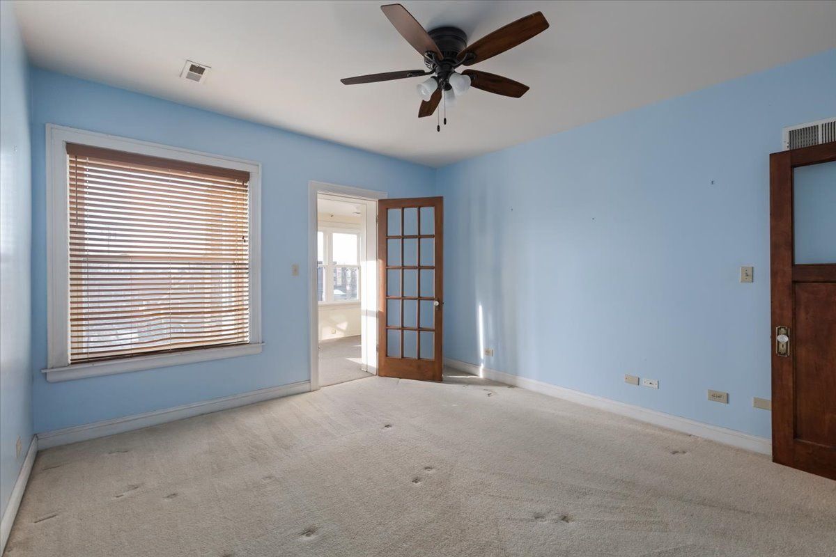 Building Photo - 7216 S South Shore Dr