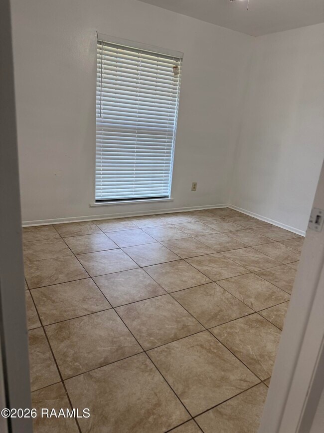 Building Photo - 206 Dijon Dr