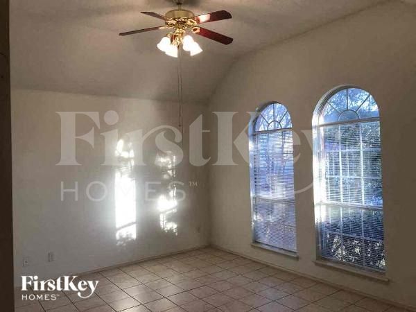 Building Photo - 403 Jennifer Ln