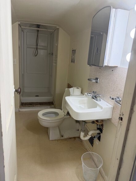 Building Photo - 314 W Crawford St