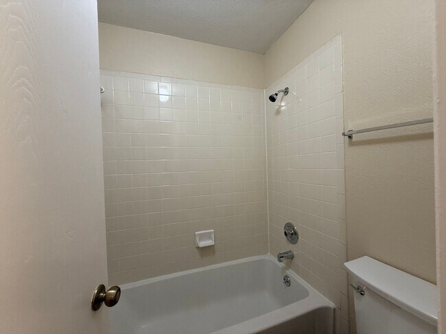 Building Photo - Annettes -2310 Fuzz Fairway, Austin, TX 78...