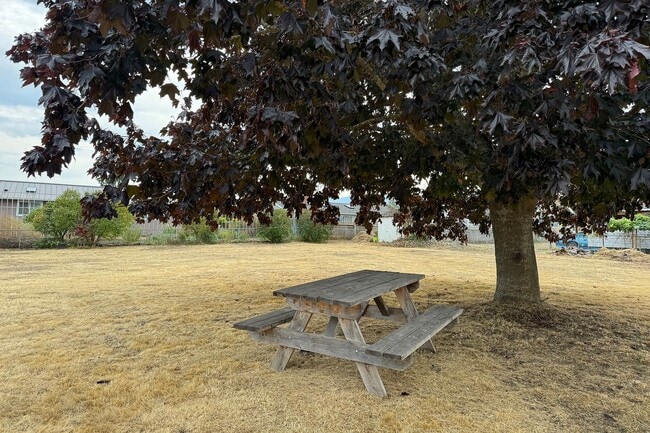 Building Photo - Large Home on Large Lot in Sequim