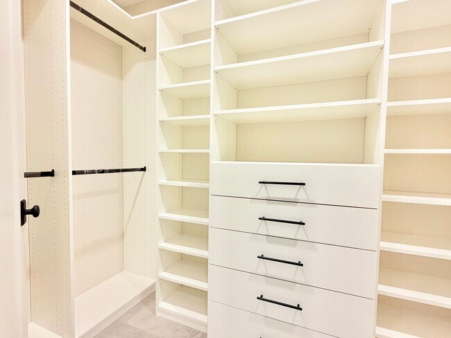 Building Photo - Verdura Street