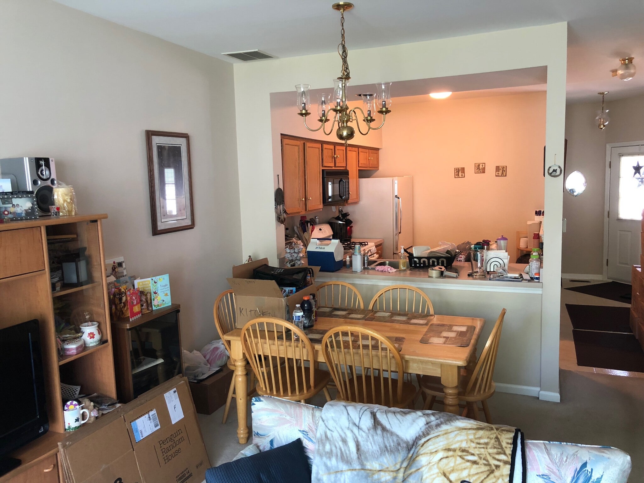 Eating space and kitchen - 103 Capella Ct