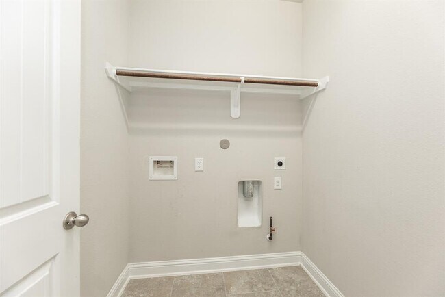 Building Photo - 207 Denfield Ct