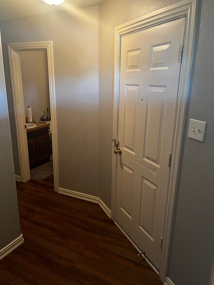 Building Photo - 8009 Arbor Ave