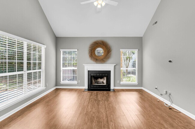 Building Photo - Coastal Convenience in the Heart of Mount Pleasant
