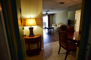 Building Photo - 950 S Kanner Hwy