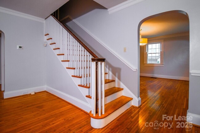 Building Photo - 3400 Eastway Dr