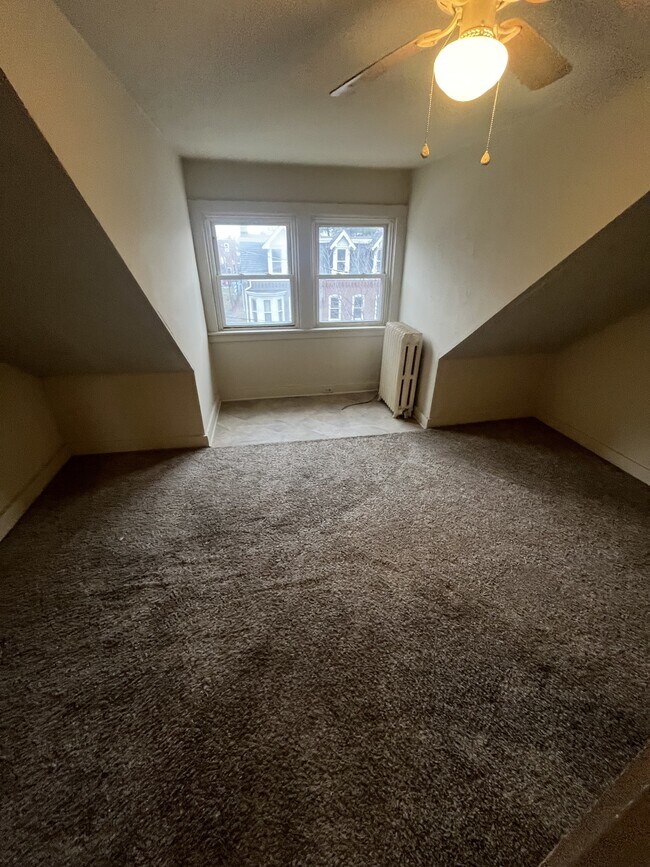 Building Photo - 446 Nevin St