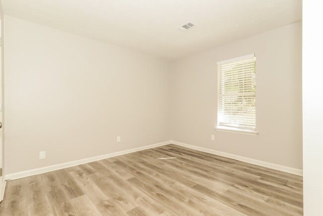 Building Photo - 476 Ridgedale Way