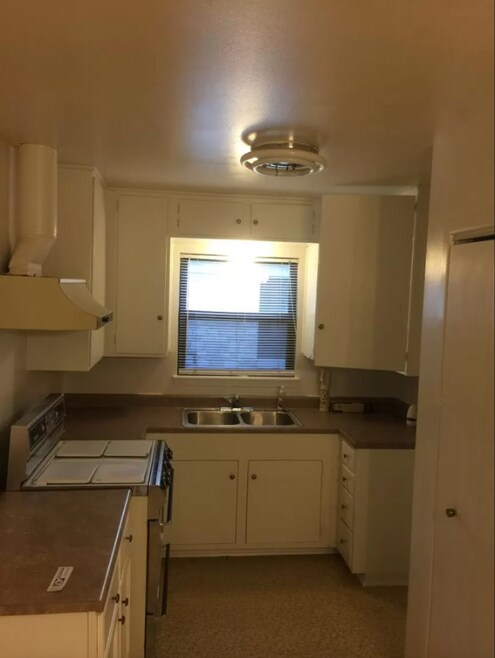Building Photo - 558 Artemis Dr