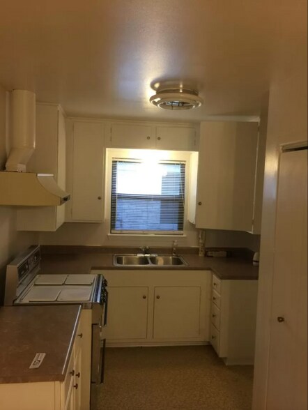 Building Photo - 558 Artemis Dr