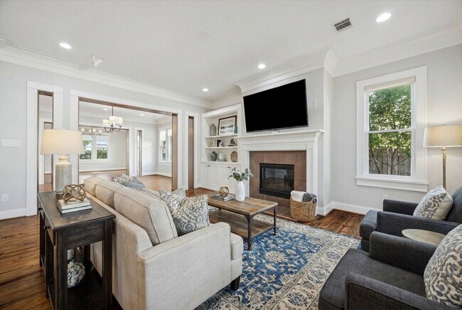 Building Photo - 1226 Heights Blvd