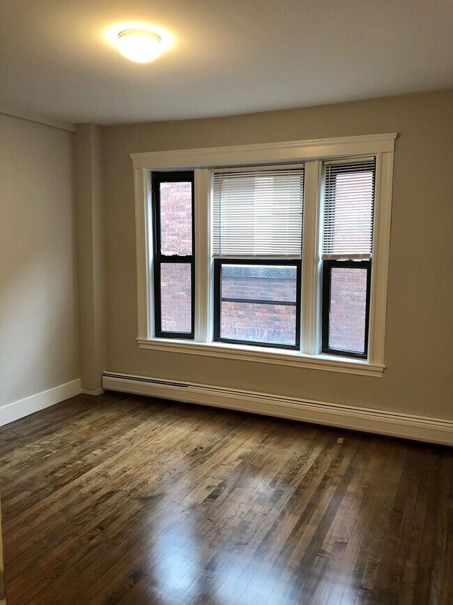 Building Photo - Avl 6/1 - Porter Sq 3.5BR, hot water inc, updated kitchen!