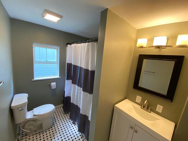 Building Photo - 133 Washington St