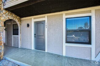 Building Photo - Newly renovated 2 bedroom 2 bathroom 1st f...