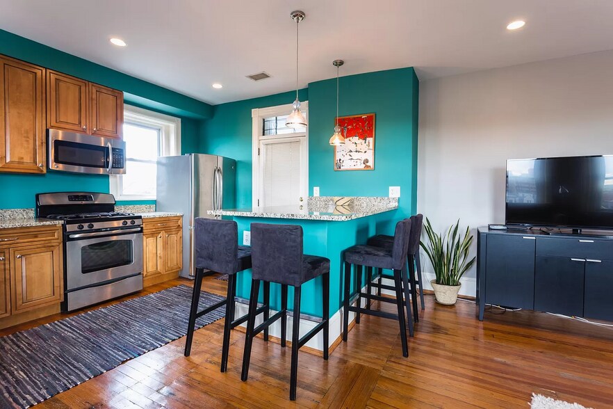 Building Photo - 1423 R St NW