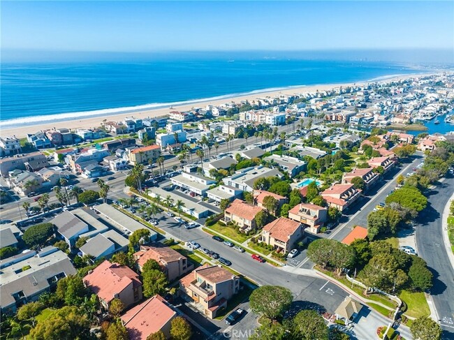 Building Photo - 16943 Bluewater Ln