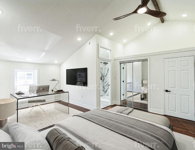 Building Photo - 382 Martin St