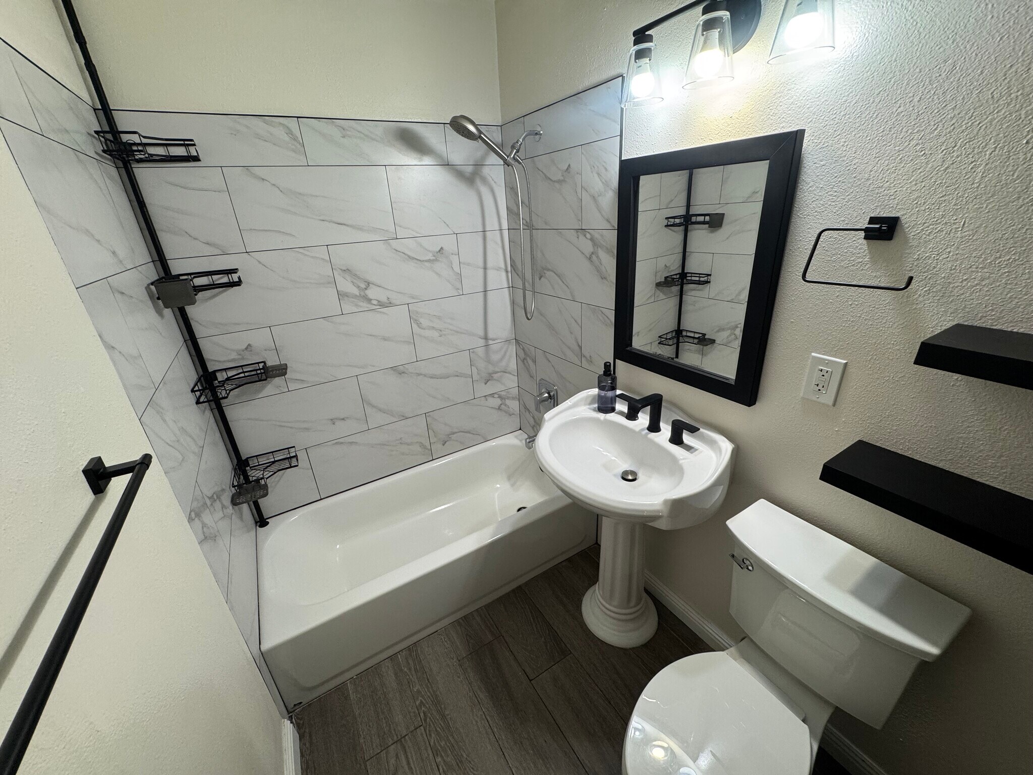 Building Photo - 9625 Adoree St