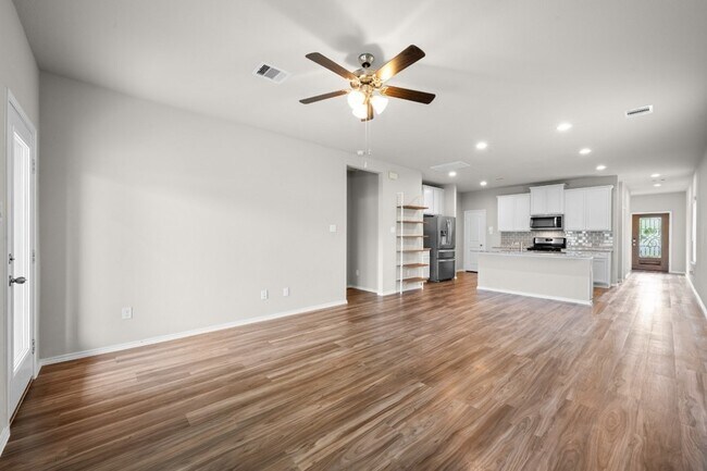 Building Photo - 16868 Pink Wintergreen Dr