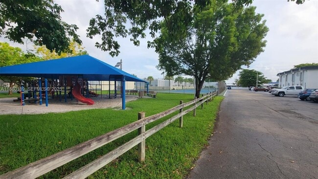 Building Photo - 7232 SW 94th Pl