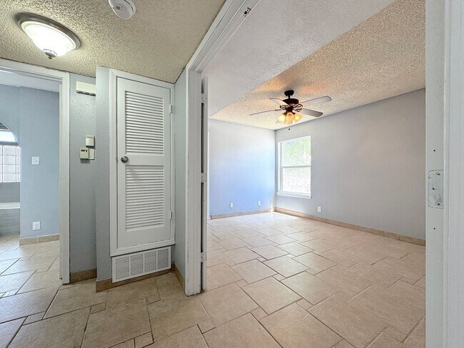 Building Photo - West El Paso 4 Bed/2Bath