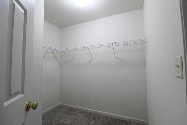 Building Photo - 2911 Diamond Spring Ln