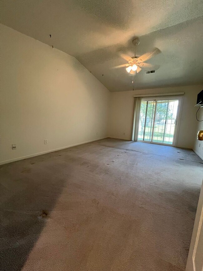 Building Photo - Now Available! In Madera Ranchos