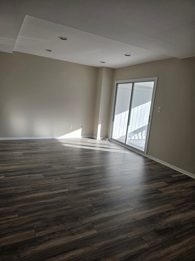 Building Photo - Green Valley Community off Kirkwood Highway