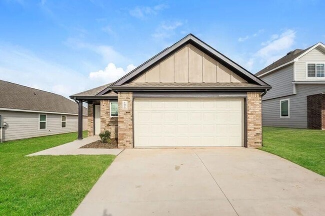 Building Photo - 1807 Crimson Lake Blvd