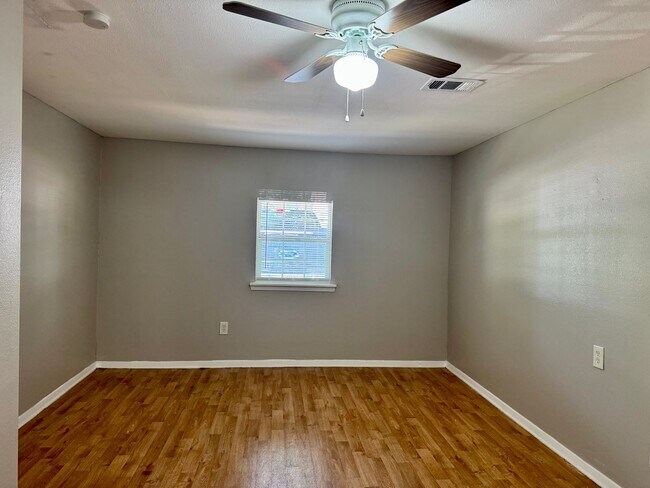 Building Photo - 3617 Bonnie Dr