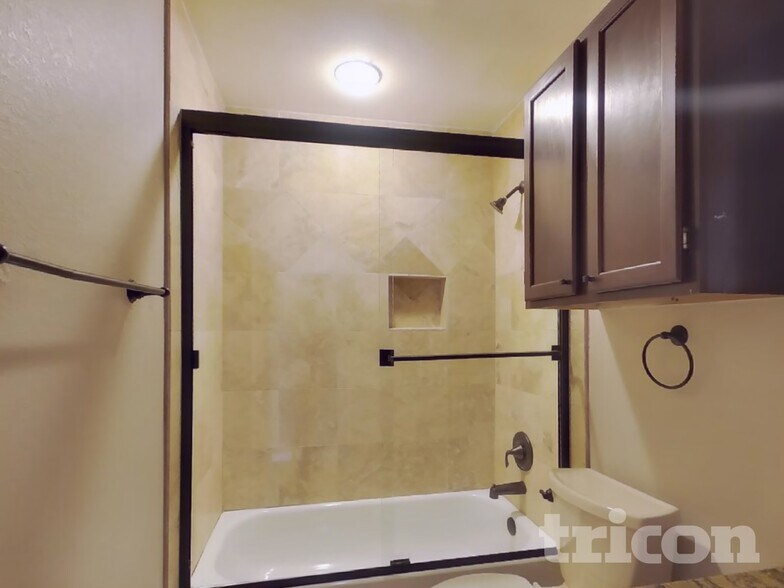 Building Photo - 2205 Starleaf Pl