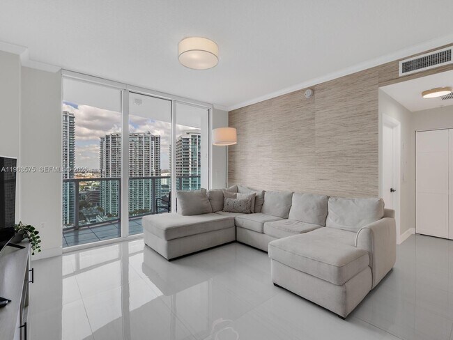 Building Photo - 31 SE 5th St