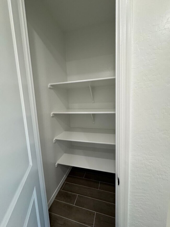Building Photo - 7606 W Smoketree Dr