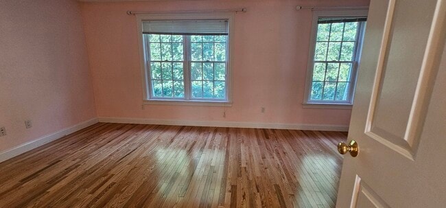 Building Photo - 14 Dansereau Pl