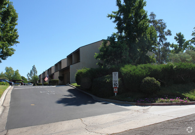 Building Photo - Fox Haven