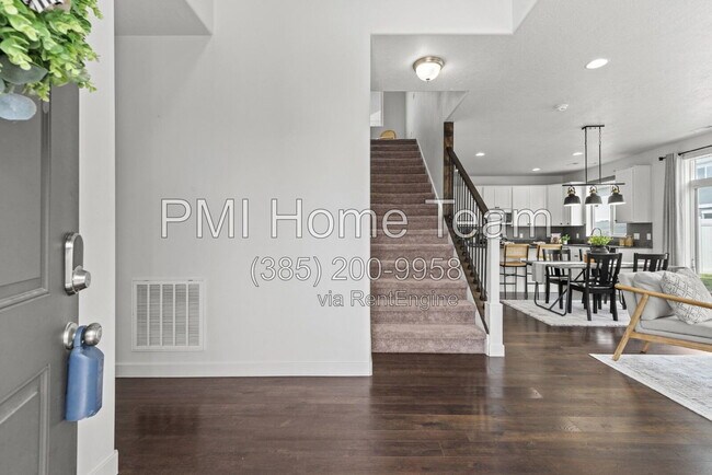 Building Photo - 1812 W Parkview Dr