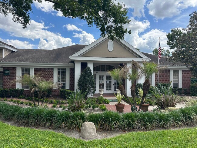 Building Photo - 13015 Plantation Park Cir
