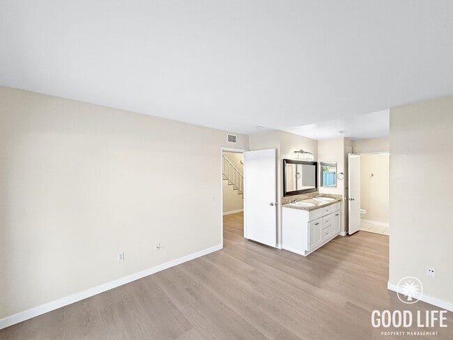 Building Photo - Great 2B/2.5BA Condo in Oceanside for Lease!