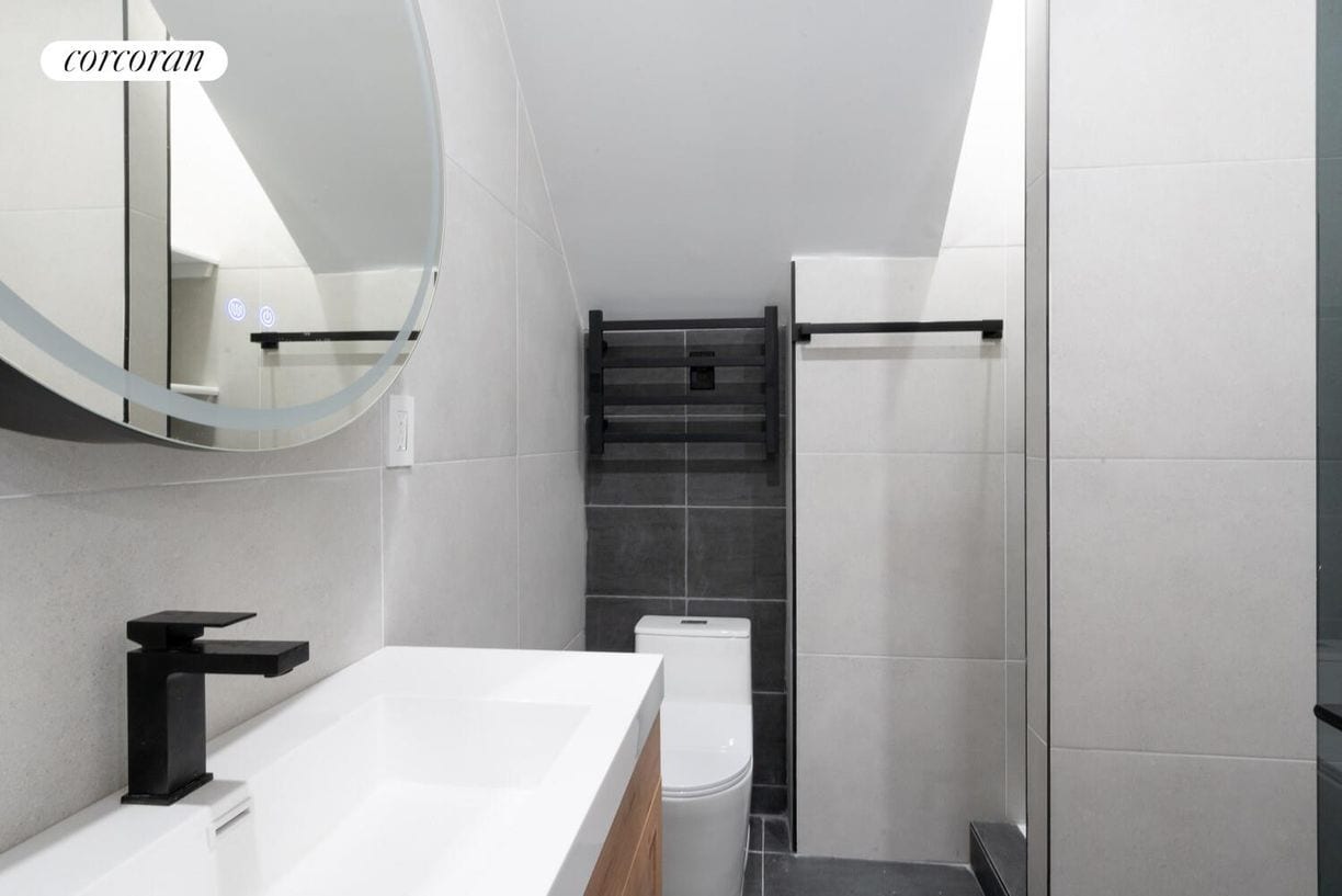 Building Photo - 183 Green St