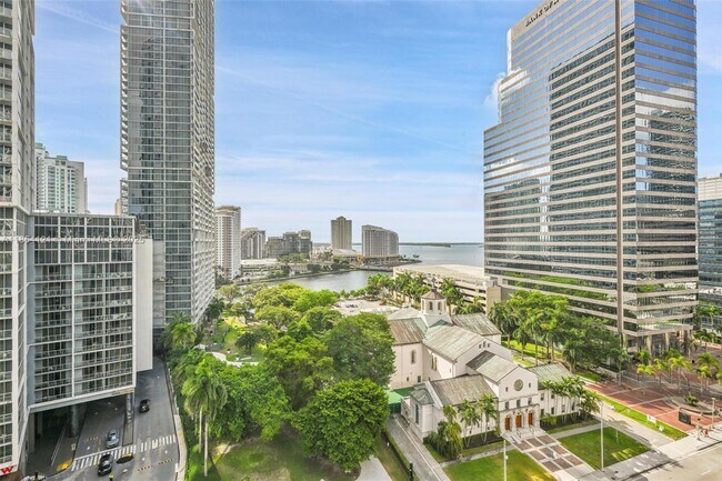 Building Photo - 500 Brickell Ave