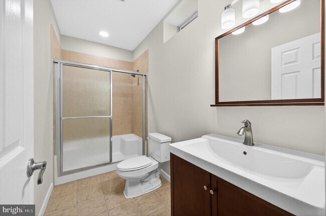 Building Photo - 42071 Pepperbush Pl