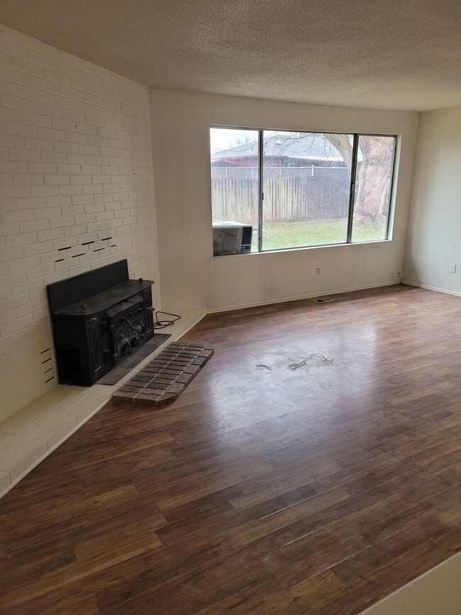 Building Photo - 3875 Redondo Way
