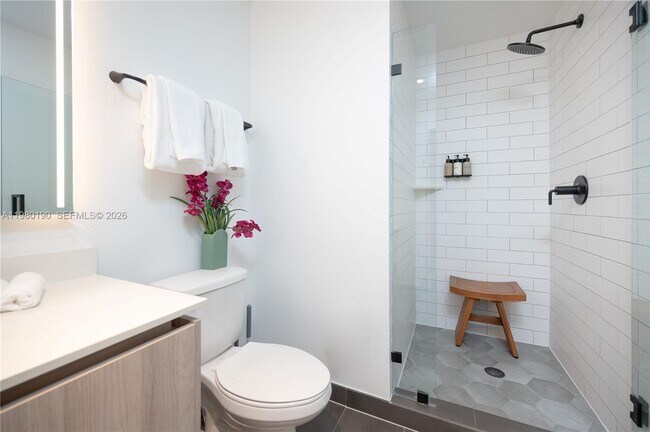 Building Photo - 398 NE 5th St