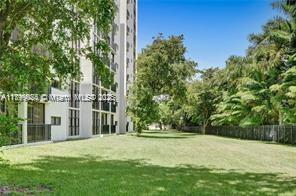 Building Photo - 17021 N Bay Rd