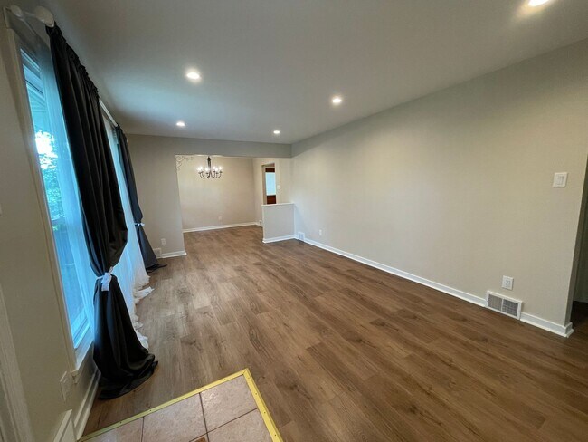 Building Photo - Tastefully Updated 3 Bedroom Home in McCan...