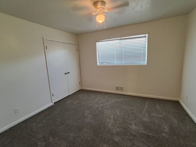 Building Photo - 6 W 1400 S