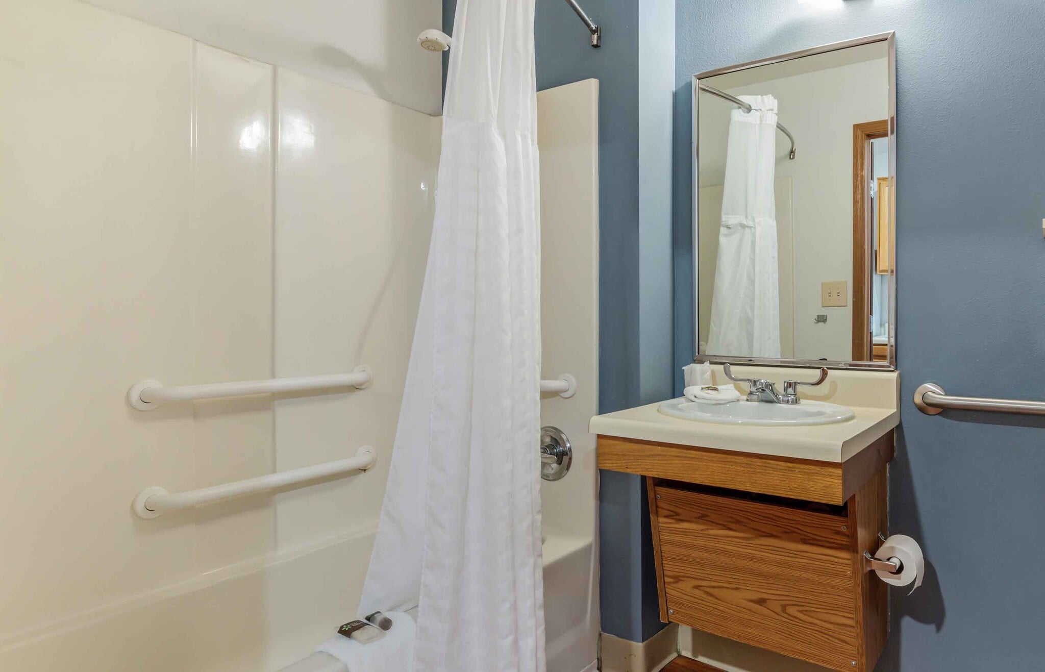 Building Photo - Furnished Studio-Fayetteville - West